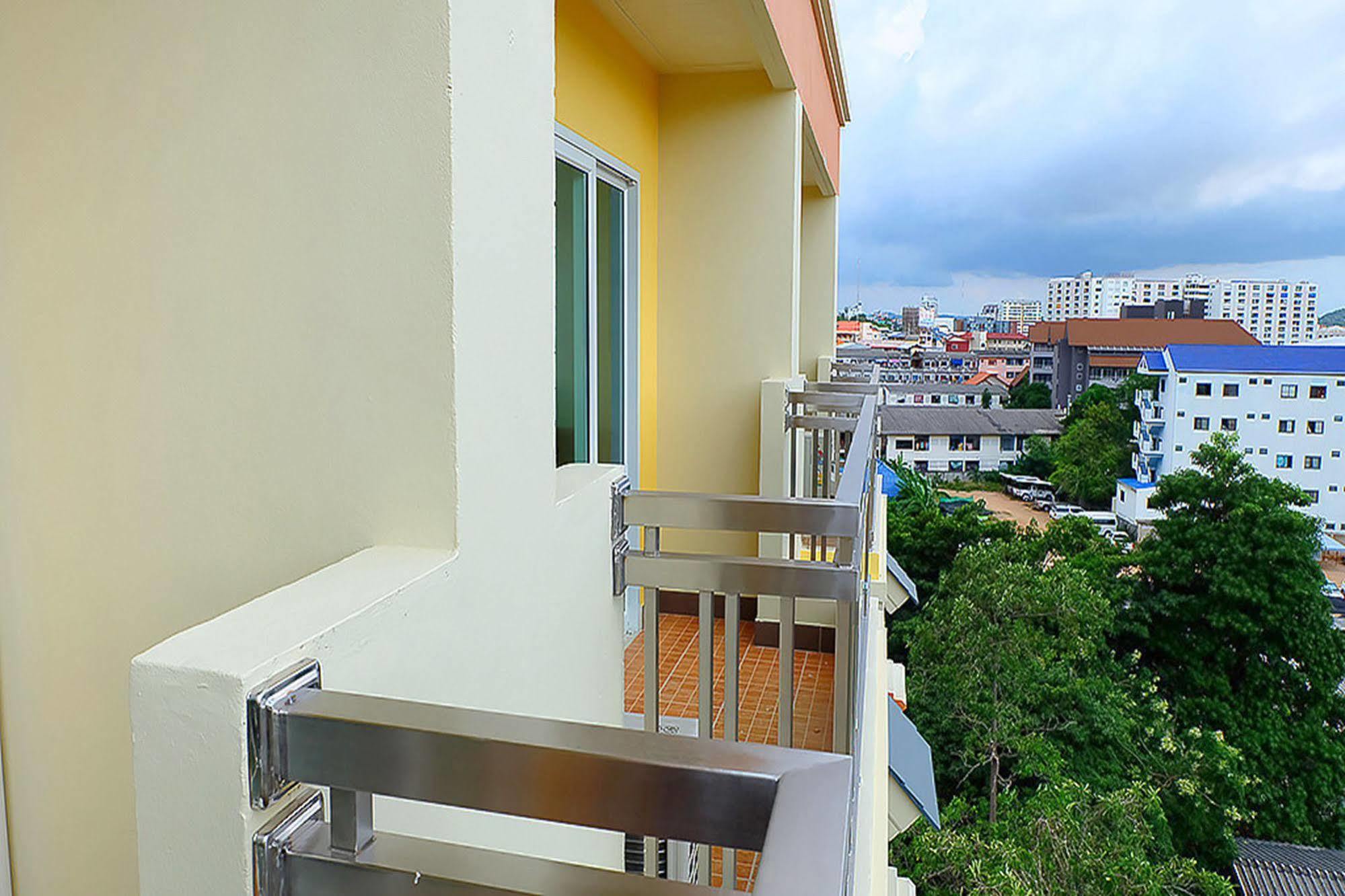 D Hotel Pattaya Zewnętrze zdjęcie